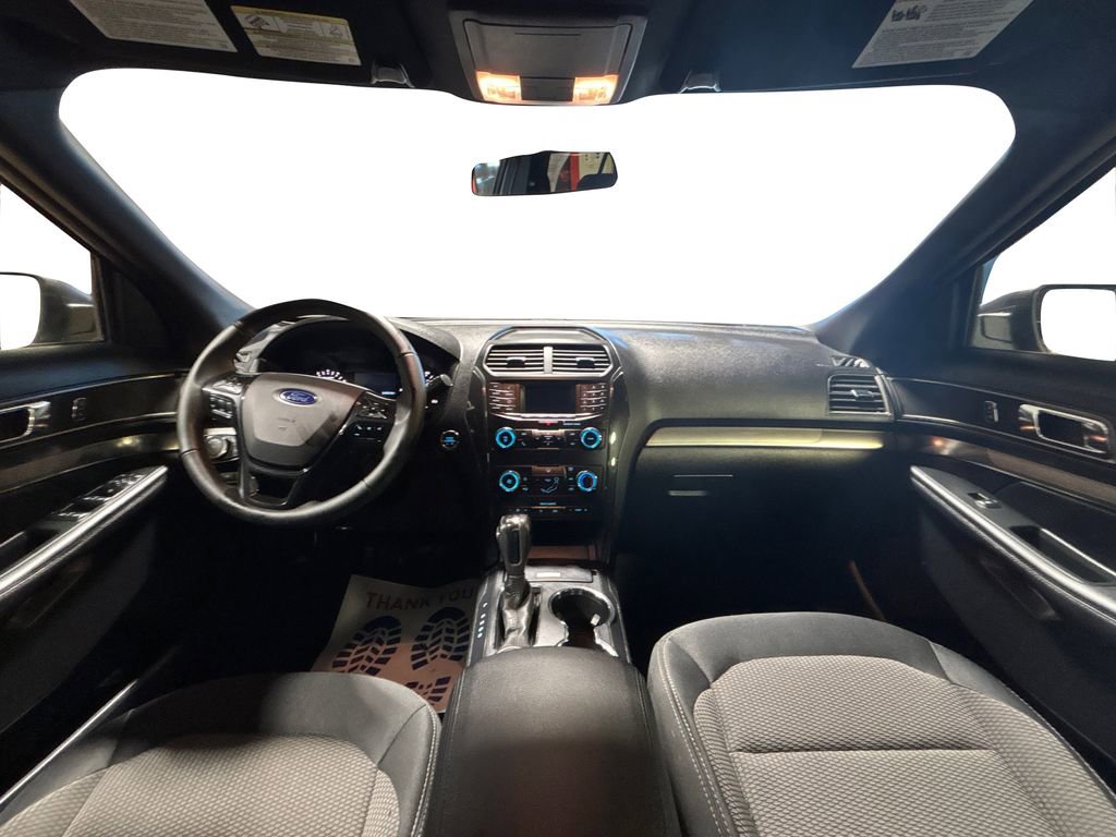 Used 2018 Ford Explorer XLT image 22