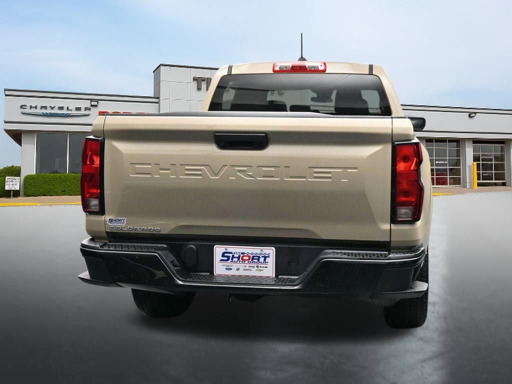 Used 2024 Chevrolet Colorado W/T RWD image 4