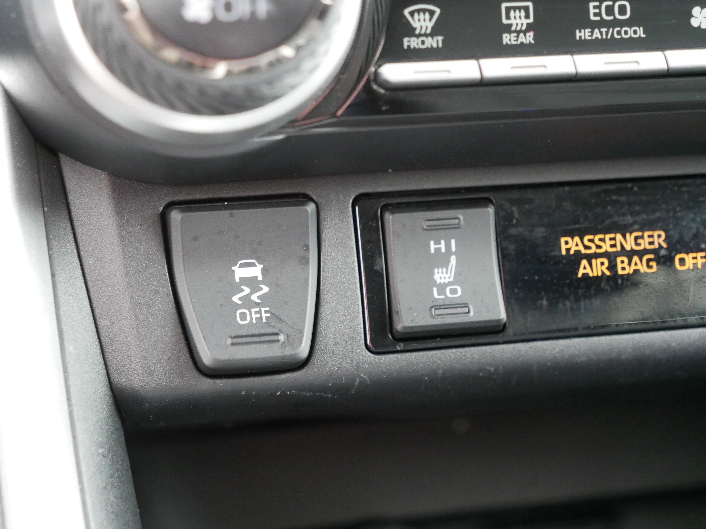 Used 2022 Toyota RAV4 XLE w/ Convenience Package AWD/4WD image 33