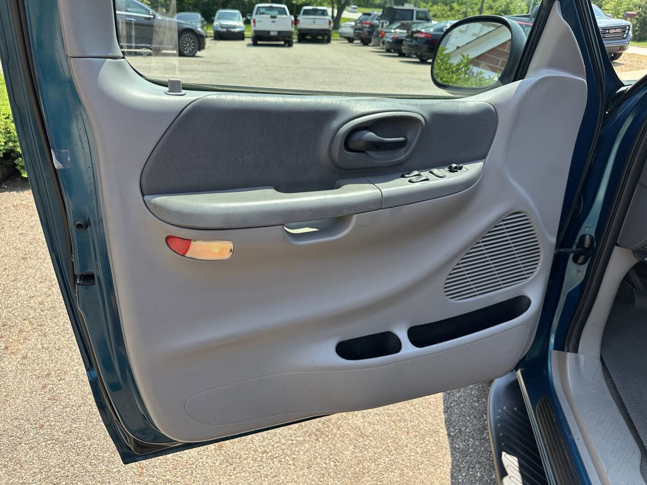 Used 2000 Ford F150 XLT image 16