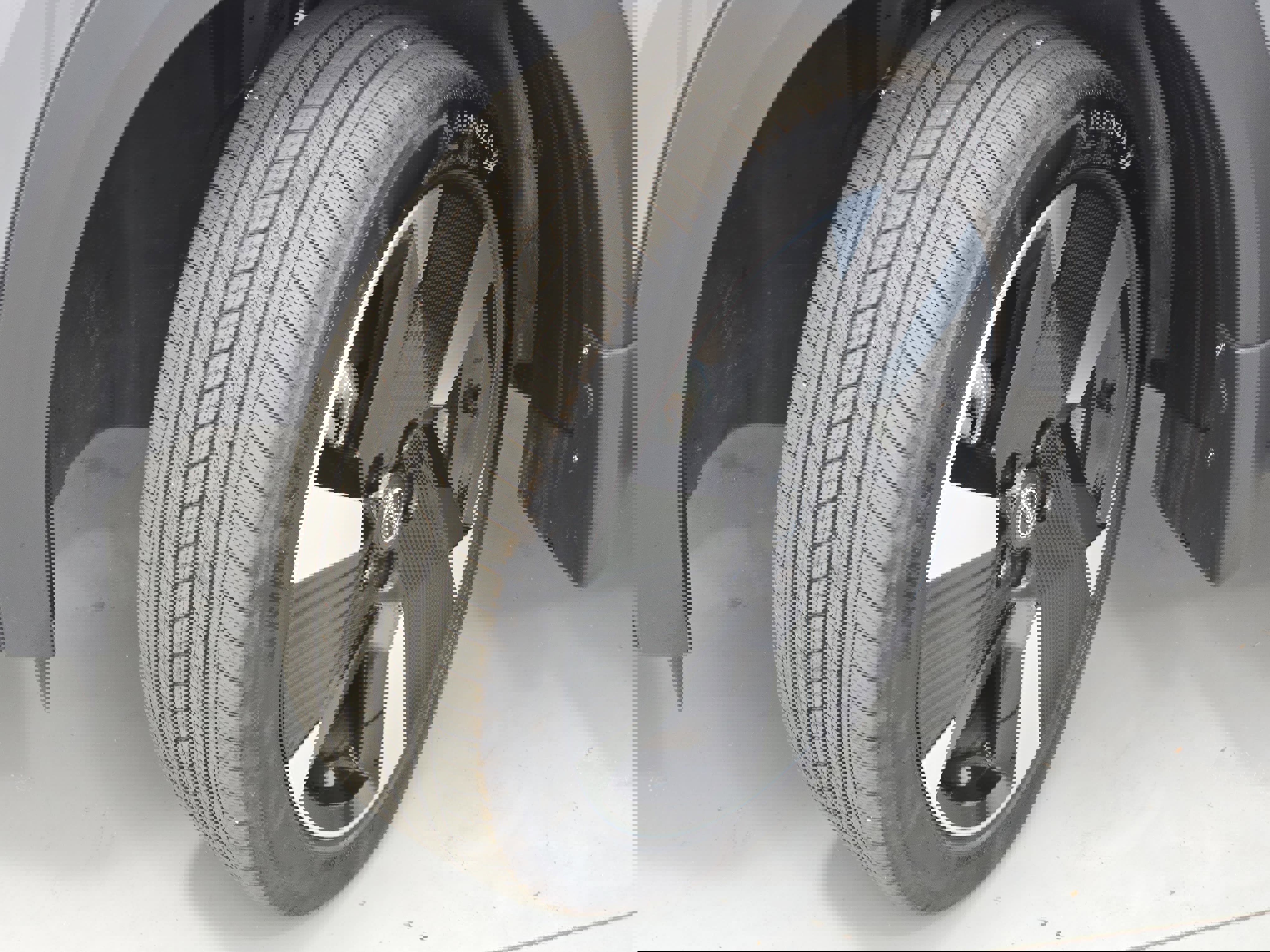 Certified 2025 Nissan Kicks SR image 31