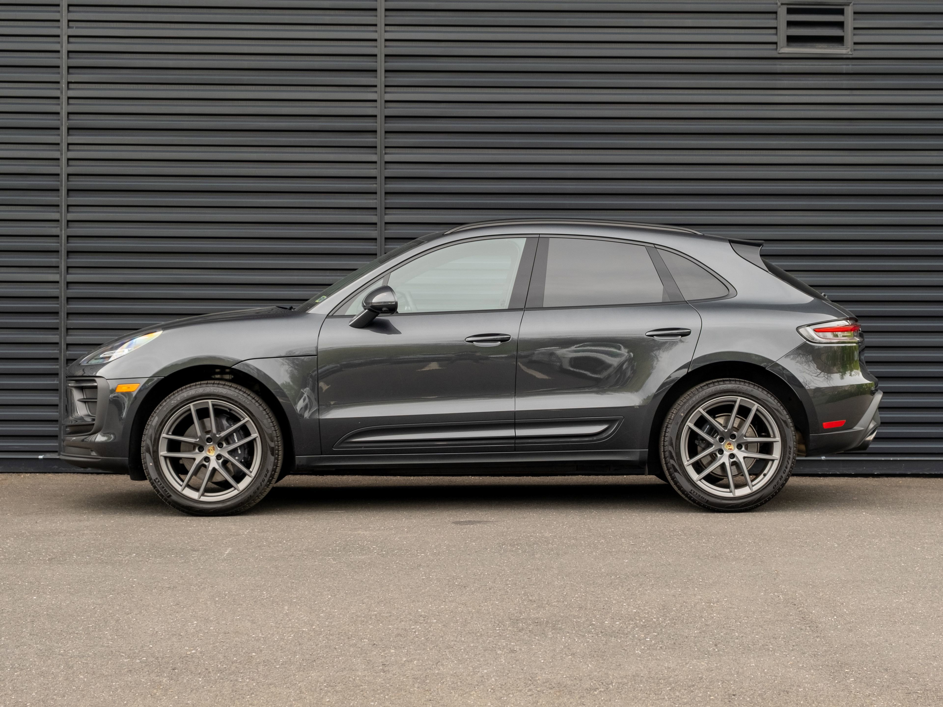 Certified 2026 Porsche Macan AWD/4WD image 2