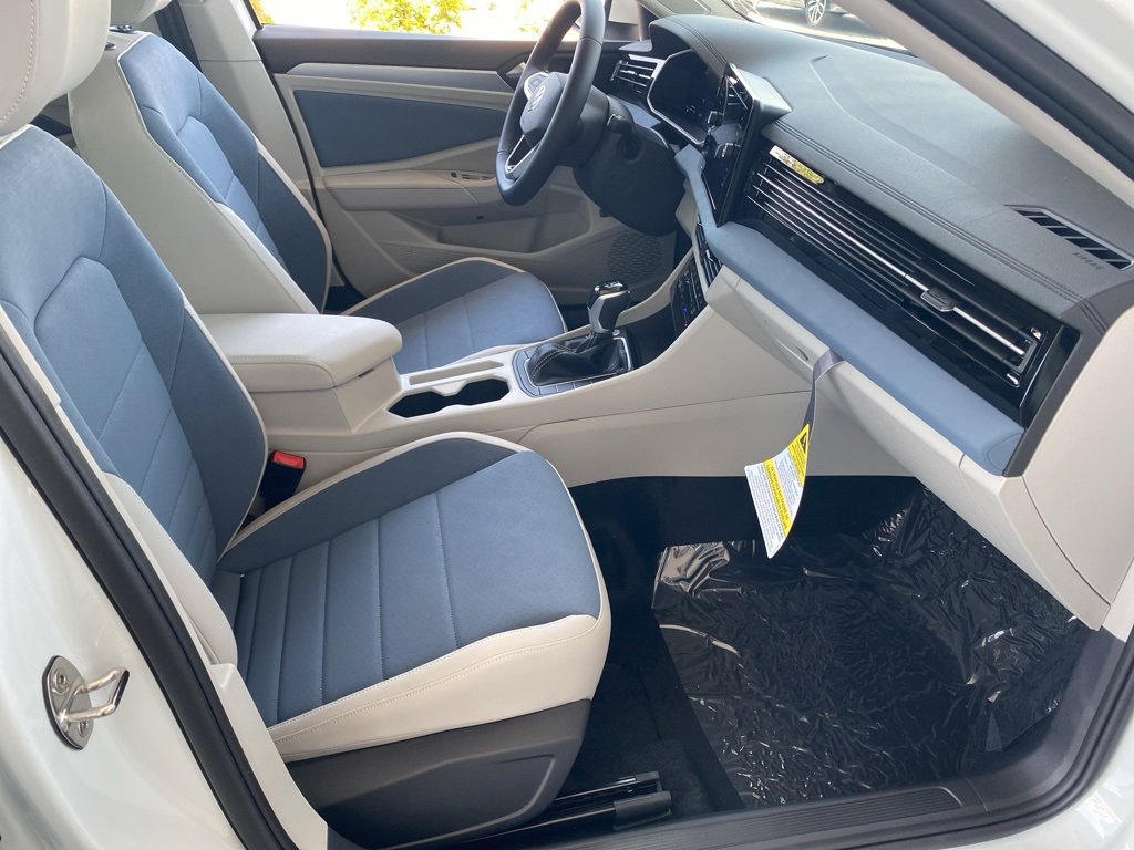 New 2025 Volkswagen Jetta SE image 21