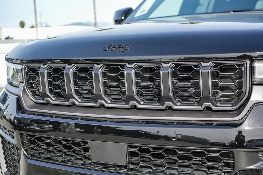 New 2026 Jeep Grand Cherokee Altitude AWD/4WD image 6