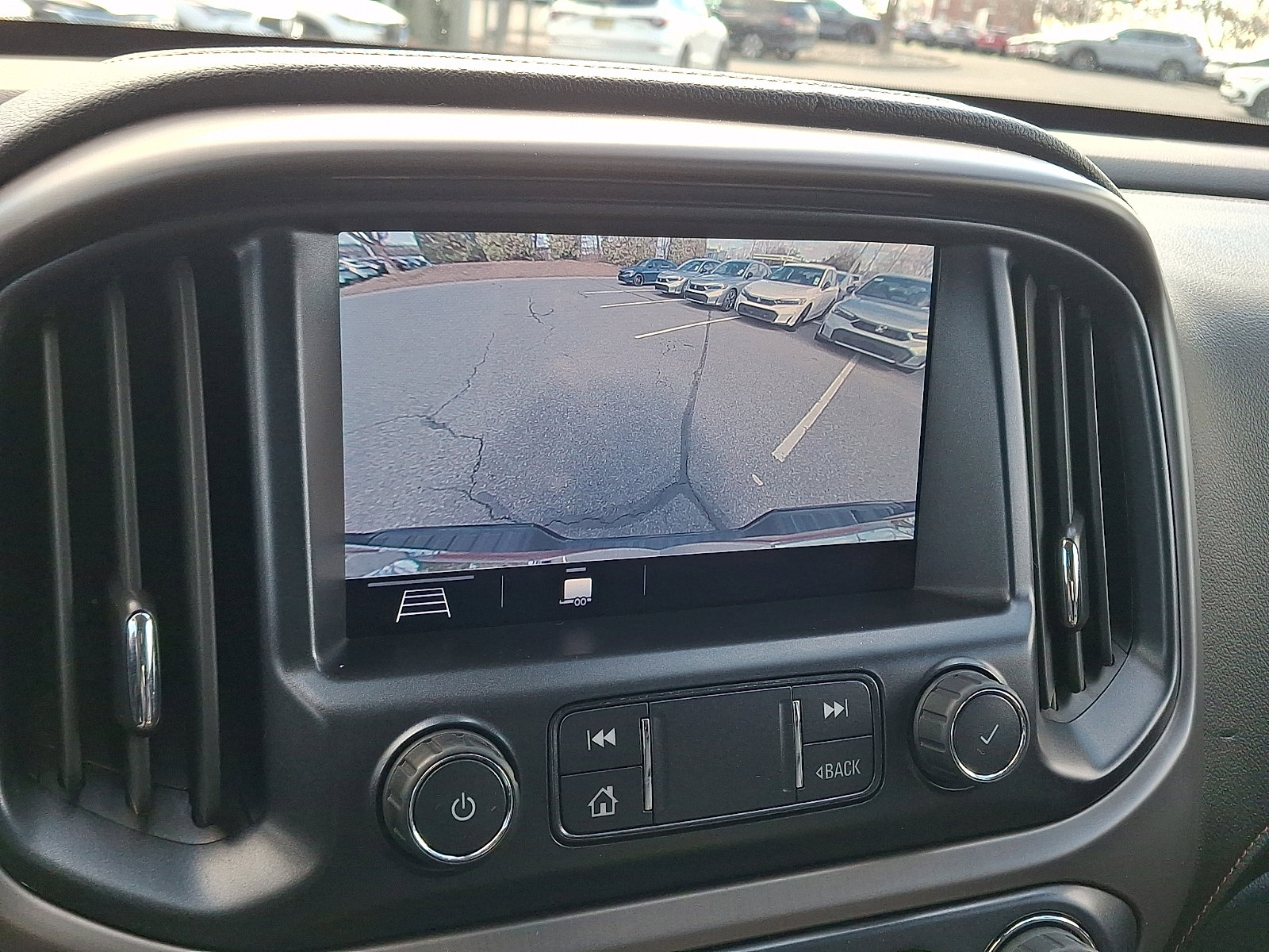 Used 2022 GMC Canyon AT4 w/ Driver Alert Package image 17