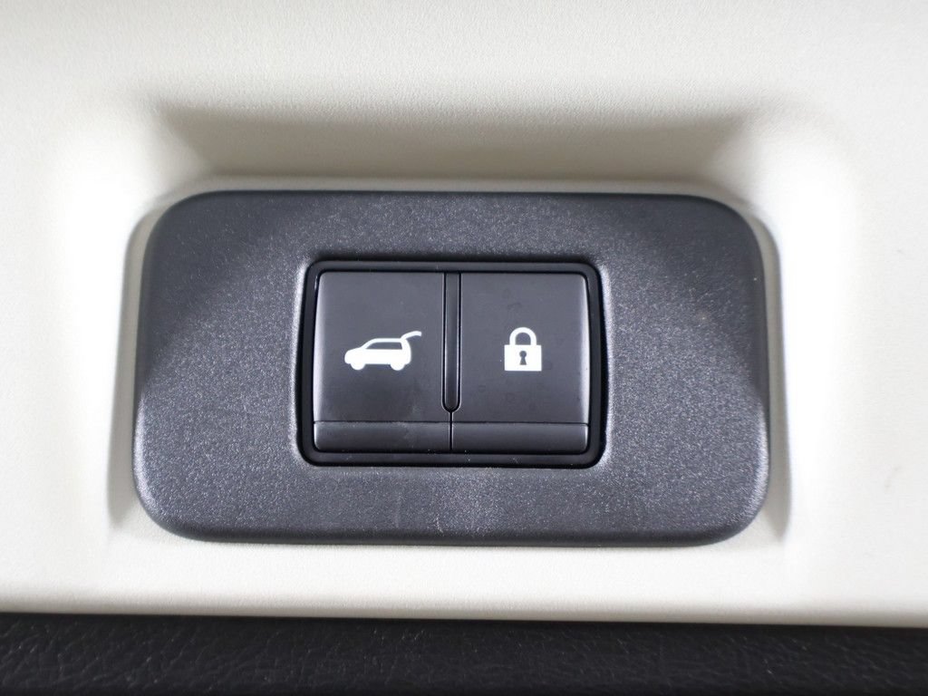Used 2024 Nissan Ariya AWD image 23