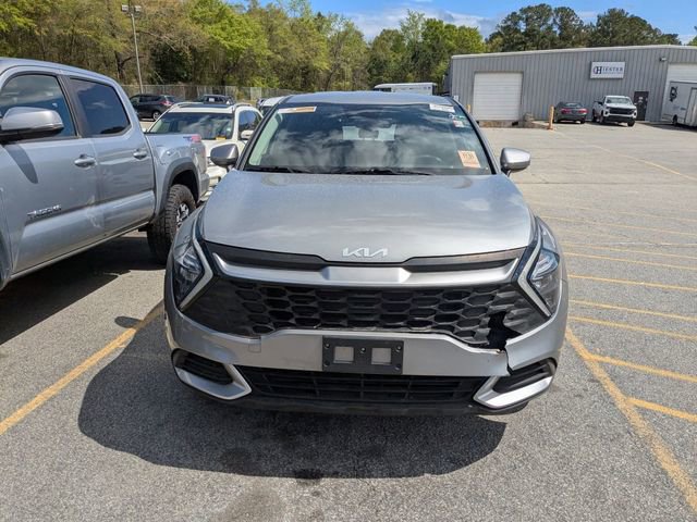 Used 2023 Kia Sportage LX image 3