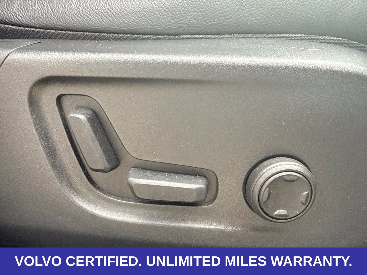 Certified 2024 Volvo XC40 B5 Ultimate w/ Protection Package Premier AWD/4WD image 19