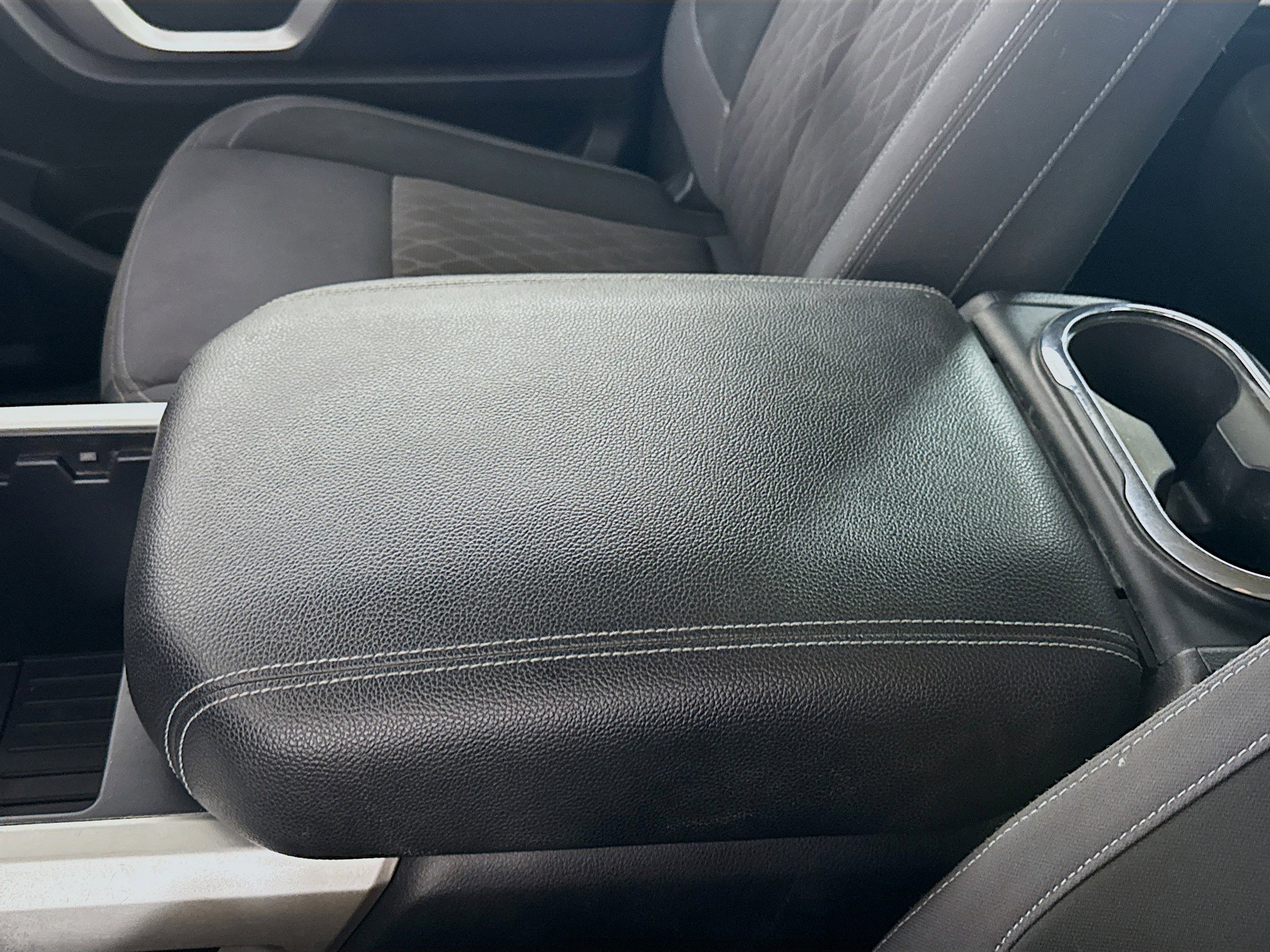 Used 2024 Nissan Titan SV w/ SV Convenience Package image 18