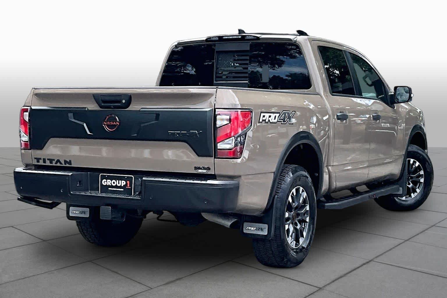 Used 2023 Nissan Titan PRO-4X w/ Pro-4x Convenience Package AWD/4WD image 13