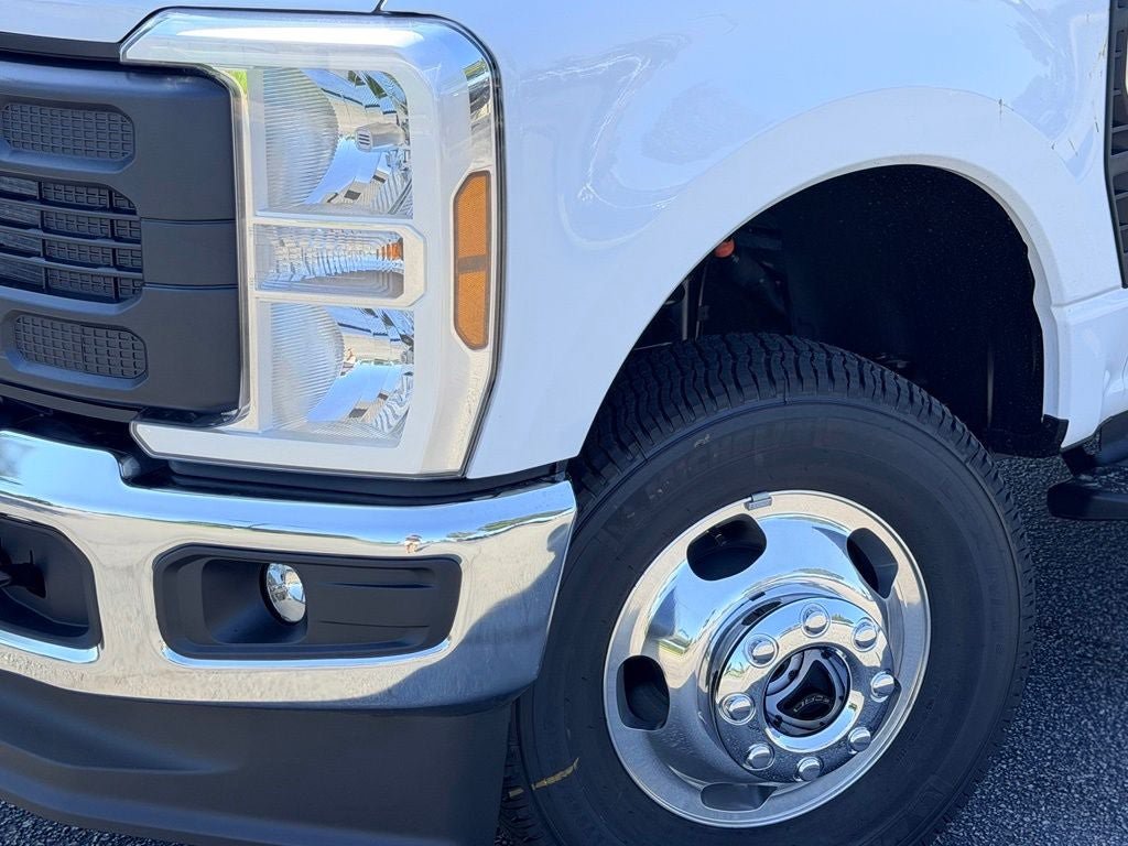 New 2026 Ford F350 XL w/ 360-Degree Camera Package AWD/4WD image 3