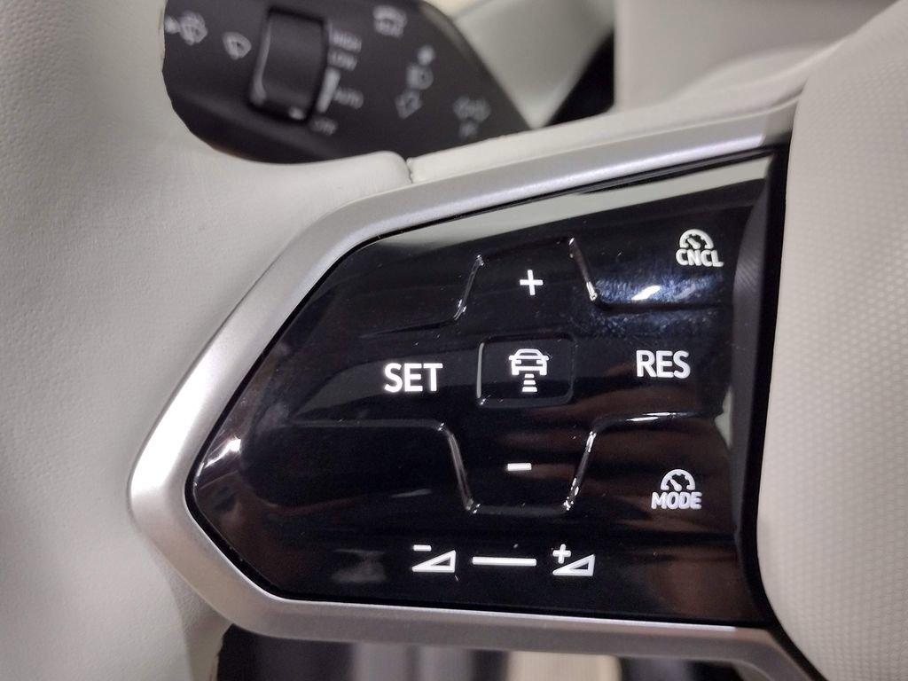 New 2025 Volkswagen ID. Buzz 1st Edition image 27