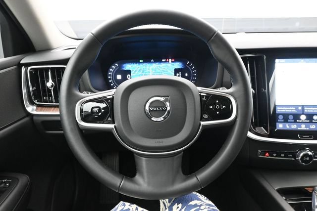 Used 2025 Volvo V60 B5 Cross Country Plus AWD/4WD image 23