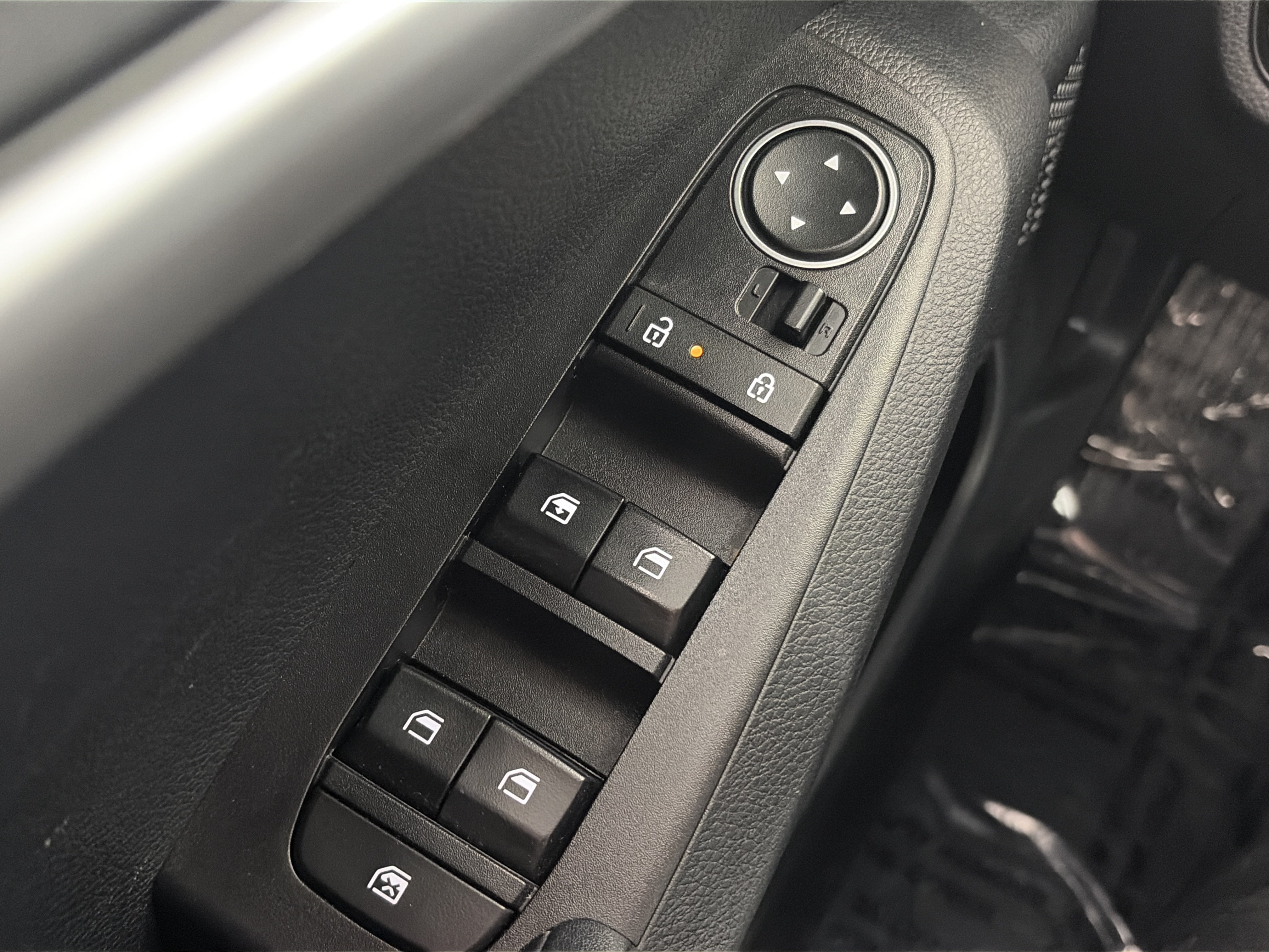 Used 2024 Kia Seltos LX AWD/4WD image 30