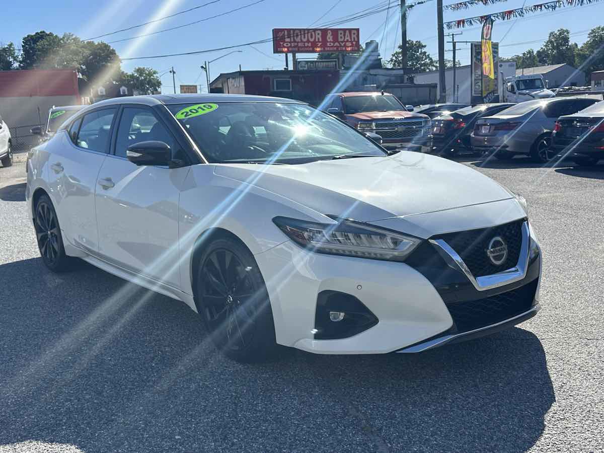 Used 2019 Nissan Maxima SR w/ Premium Package FWD image 4