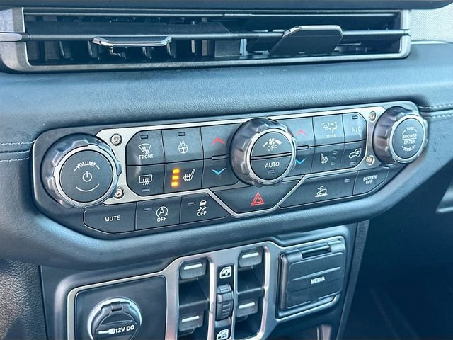 Used 2026 Jeep Wrangler Sahara image 15