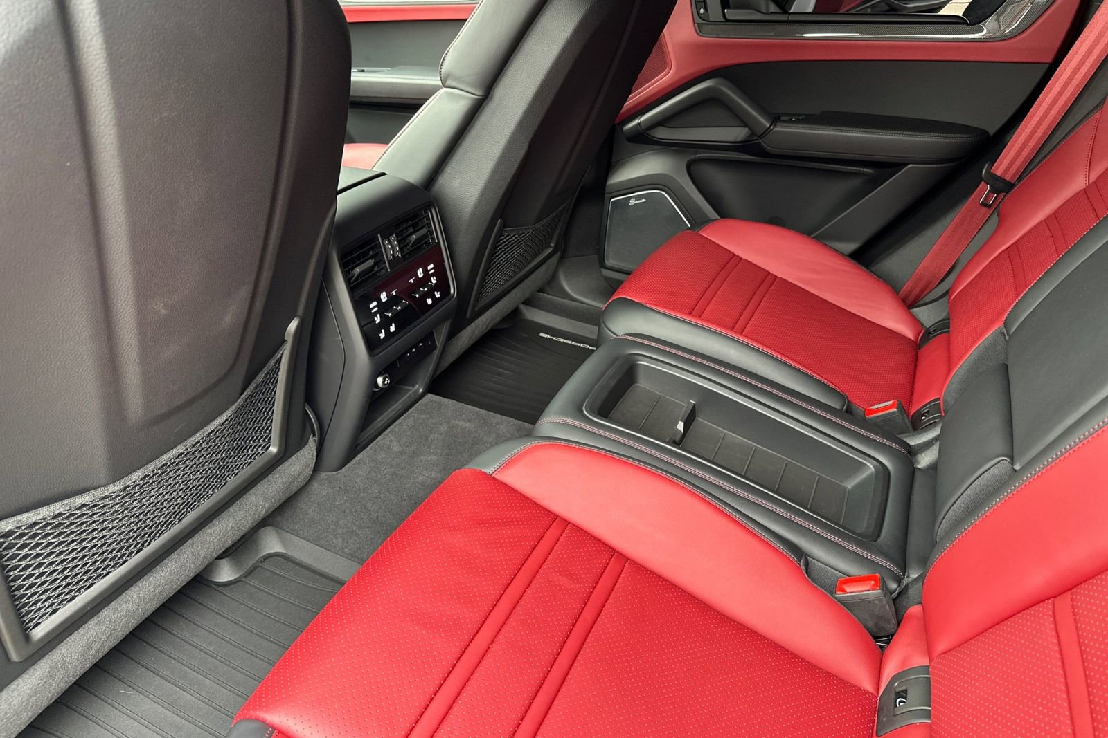 Certified 2024 Porsche Cayenne Turbo GT AWD/4WD image 15