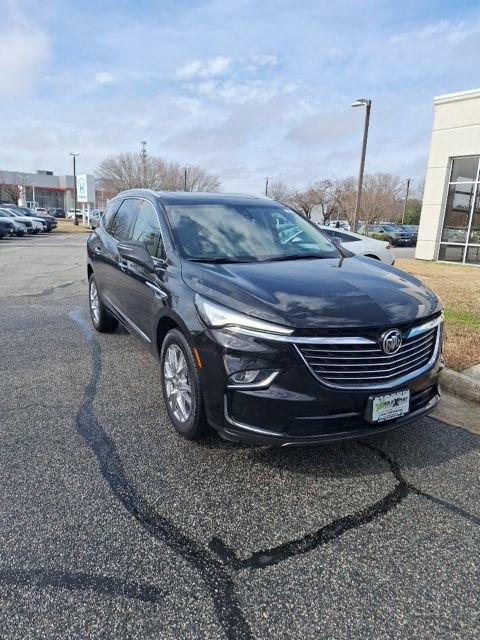Used 2023 Buick Enclave Premium w/ Experience Buick Package image 4