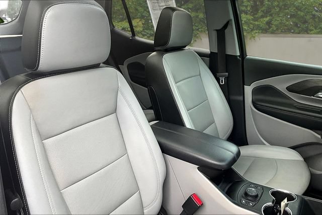 Used 2022 GMC Terrain SLT w/ LPO, Floor Liner Package AWD/4WD image 28
