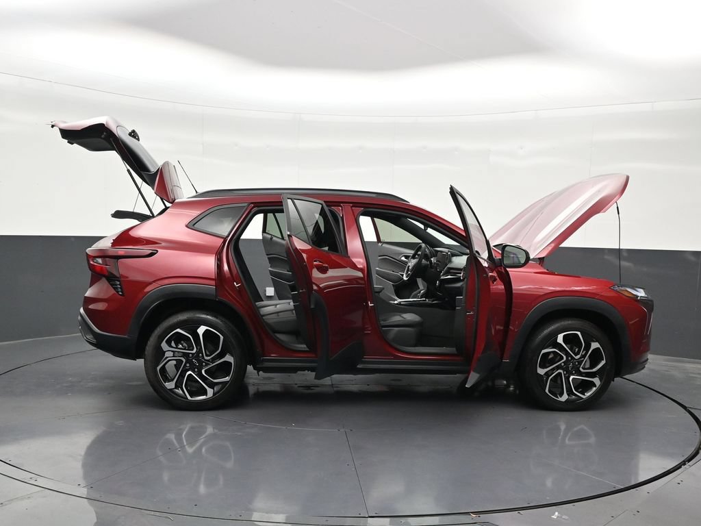 Used 2024 Chevrolet Trax RS FWD image 34