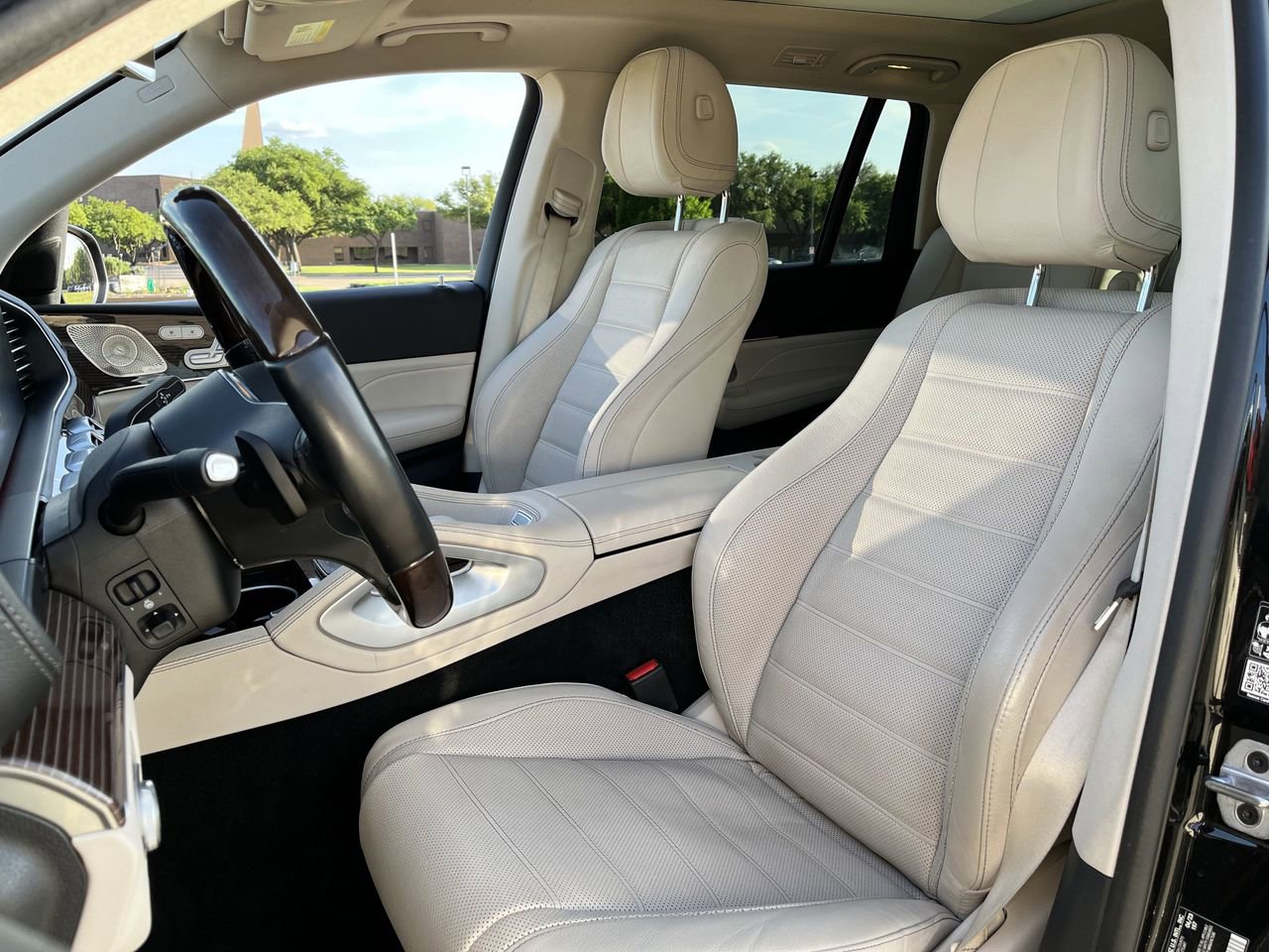 Used 2023 Mercedes-Benz GLS 580 4MATIC image 23
