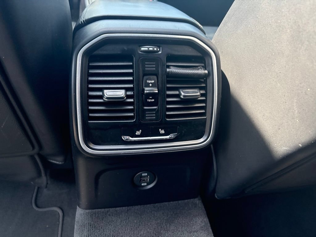 Used 2018 Porsche Macan AWD/4WD image 18