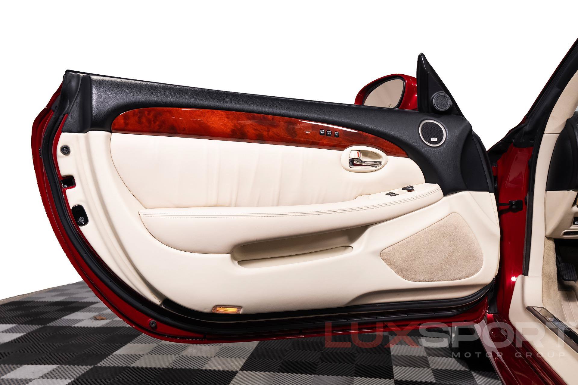 Used 2008 Lexus SC 430 Convertible RWD image 18