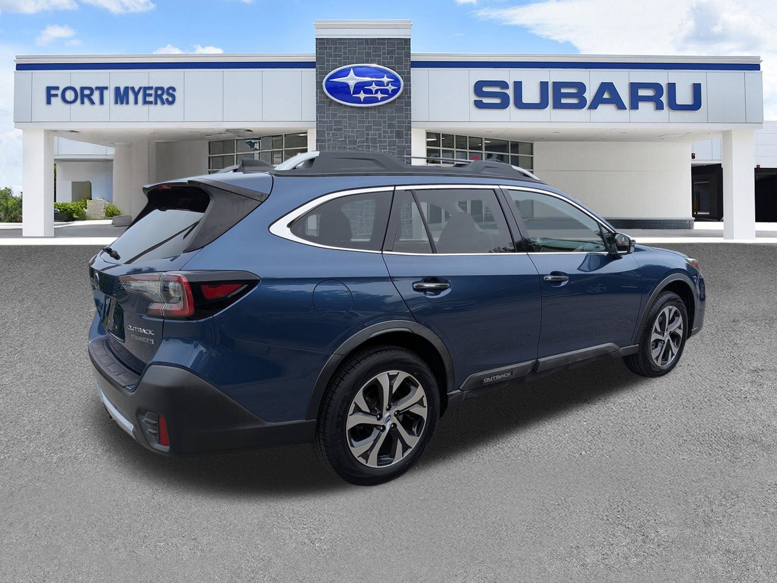 Used 2020 Subaru Outback Touring XT AWD/4WD image 4