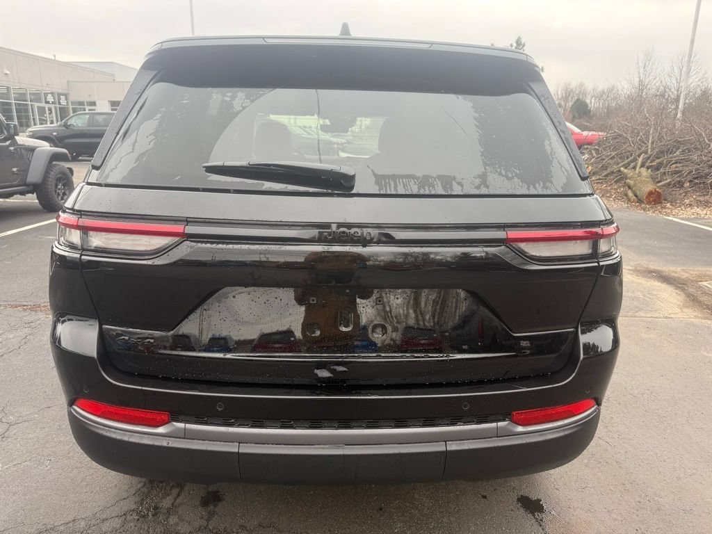 New 2026 Jeep Grand Cherokee Altitude AWD/4WD image 5
