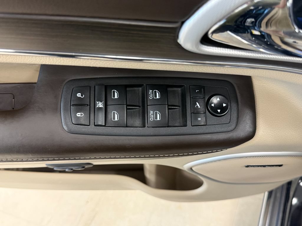 Used 2021 Jeep Grand Cherokee Summit AWD/4WD image 14