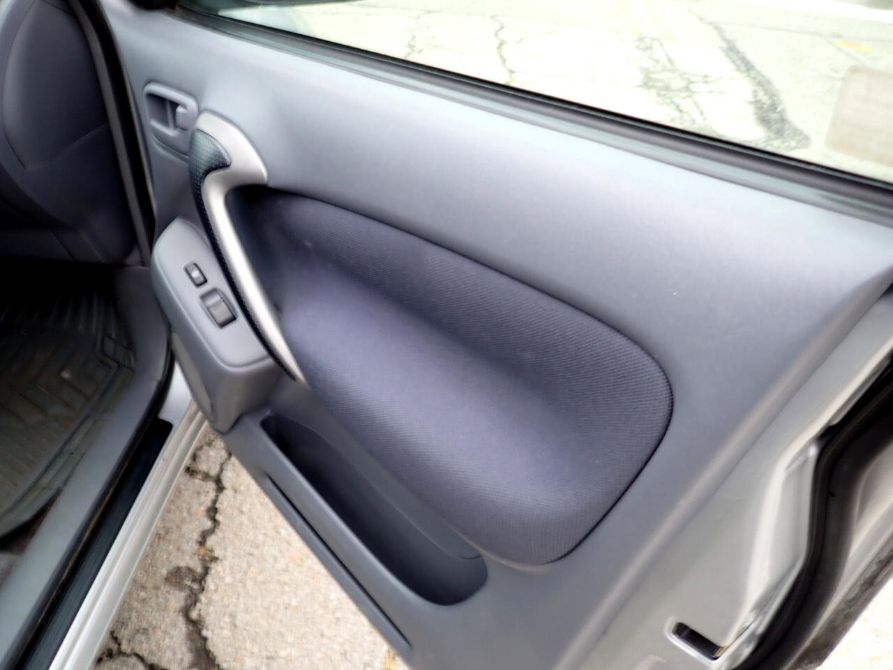 Used 2001 Toyota RAV4 4WD image 26