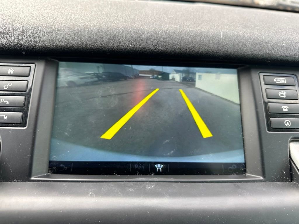 Used 2018 Land Rover Discovery Sport HSE image 17