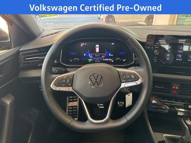 Certified 2025 Volkswagen Jetta Sport image 18