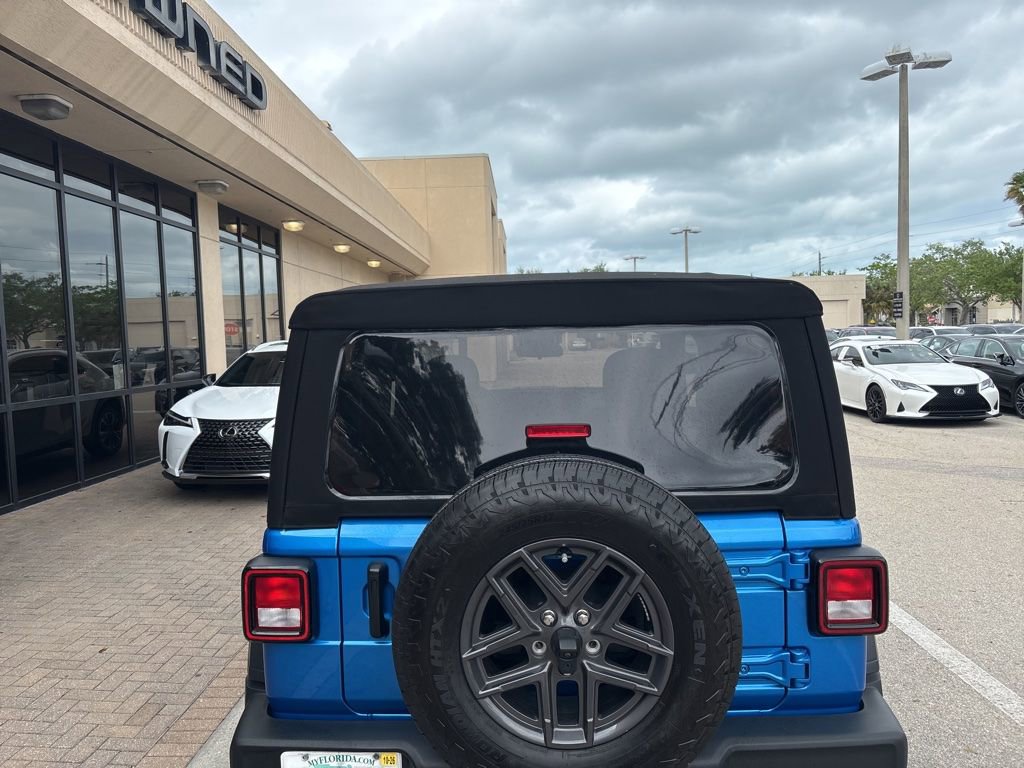 Used 2024 Jeep Wrangler Sport S image 6