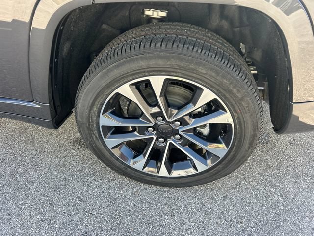 New 2025 Jeep Grand Cherokee L Overland w/ Advanced Protech Group III AWD/4WD image 55