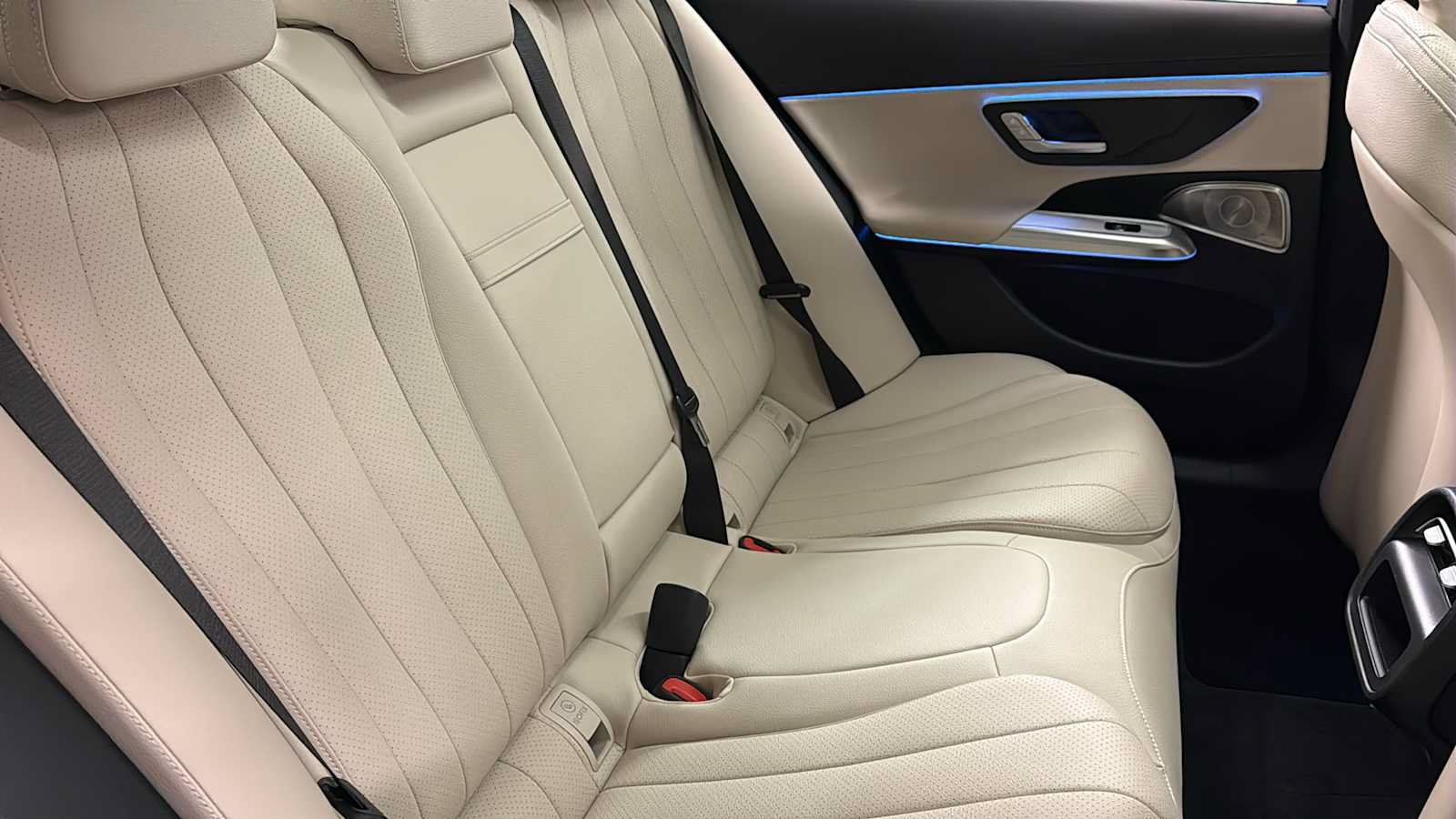 New 2027 Mercedes-Benz E 350 4MATIC Sedan image 35