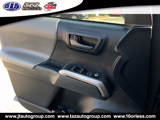 Used 2018 Toyota Tacoma SR5 AWD/4WD image 12