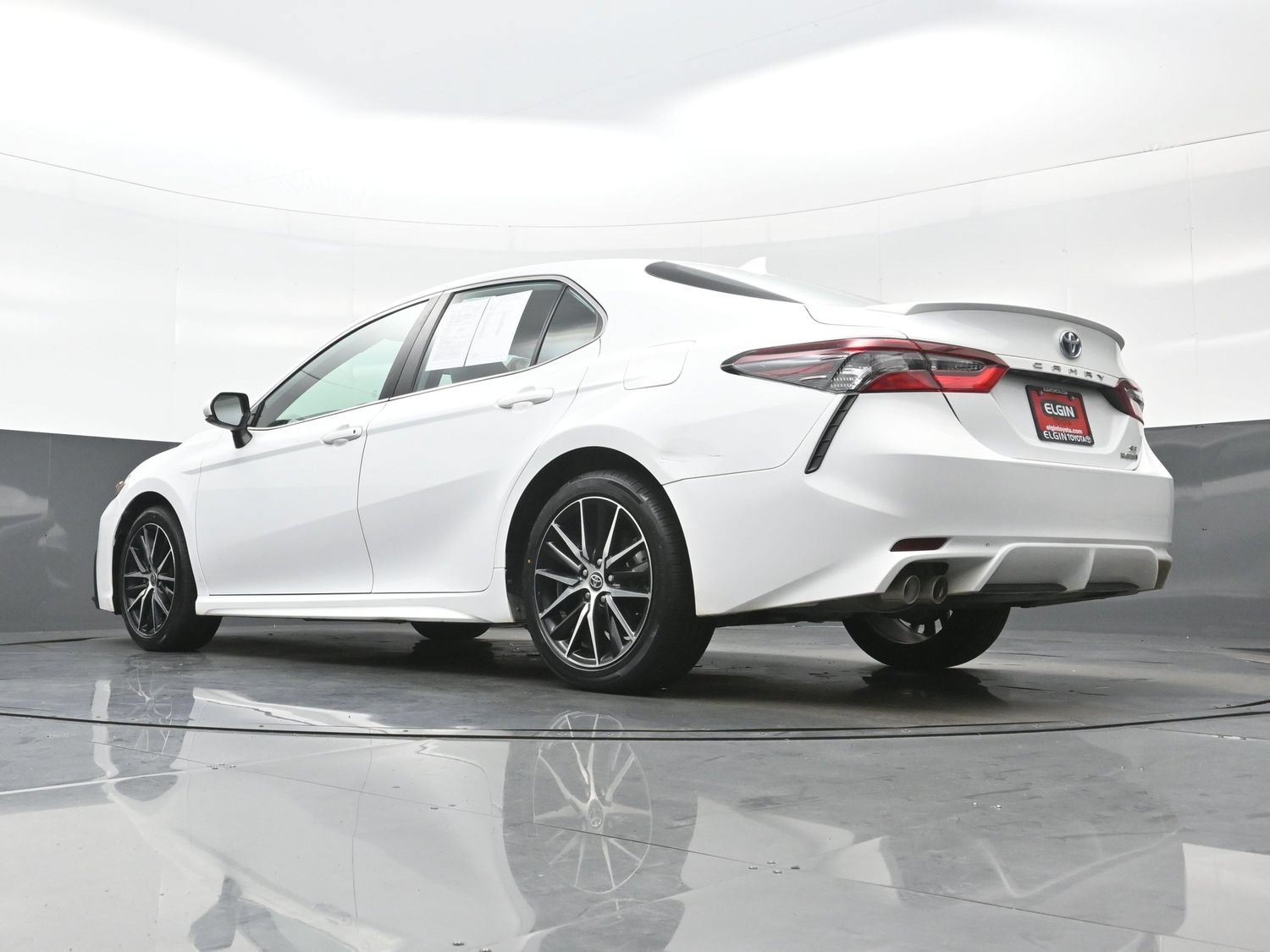 Used 2022 Toyota Camry SE FWD image 30