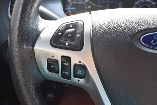 Used 2017 Ford Taurus SEL FWD image 23