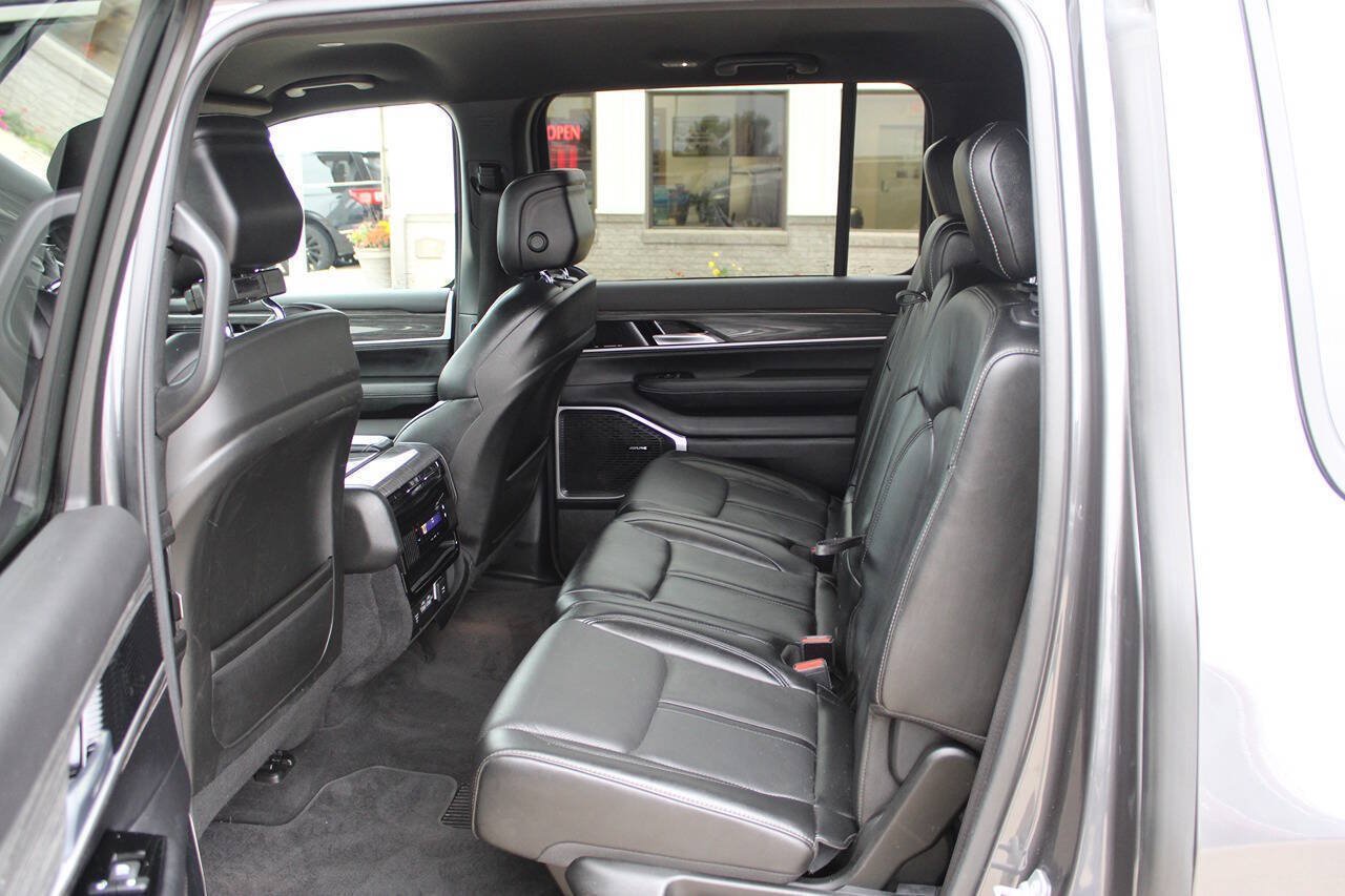Used 2022 Jeep Wagoneer Series II AWD/4WD image 10