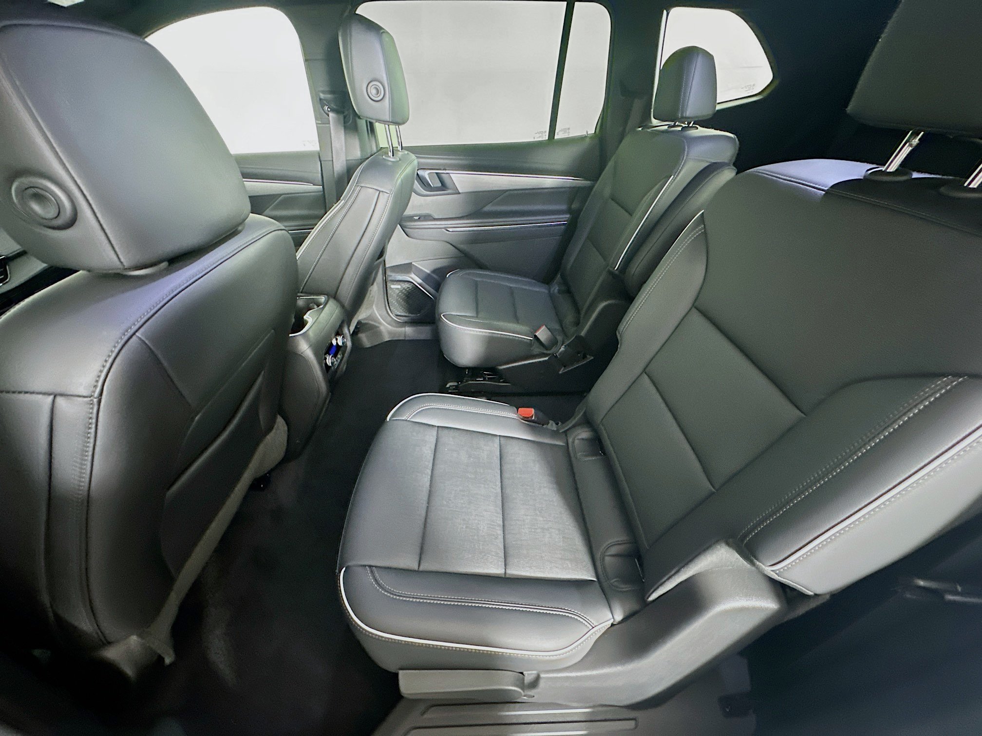 Used 2025 Buick Enclave Preferred FWD image 28