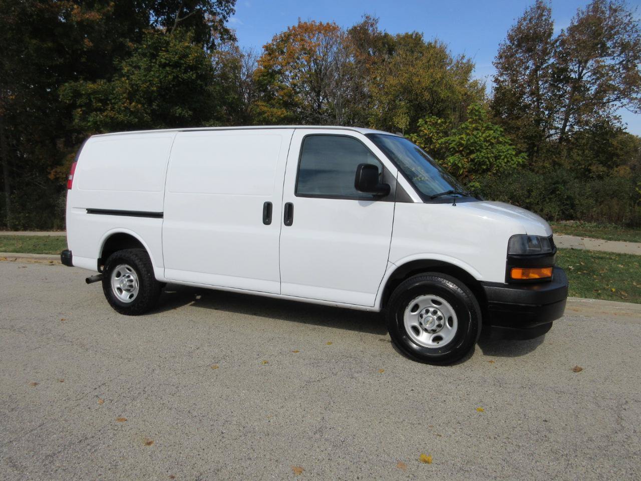 Used 2020 Chevrolet Express 2500 w/ Communications Package RWD image 4