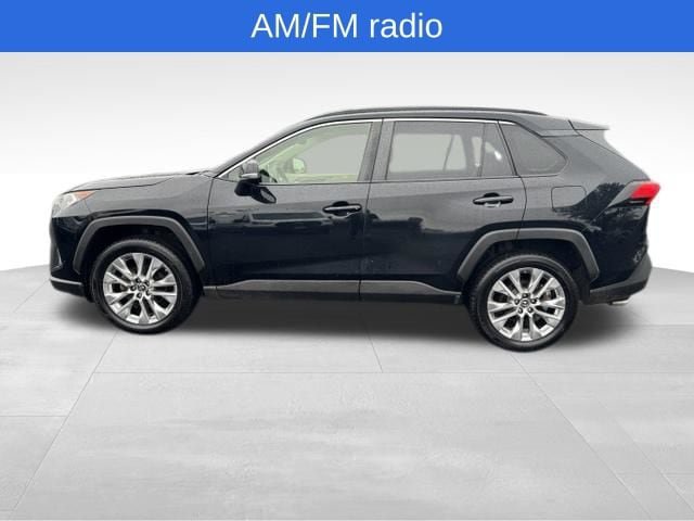 Used 2019 Toyota RAV4 XLE Premium w/ Cold Weather Package AWD/4WD image 7
