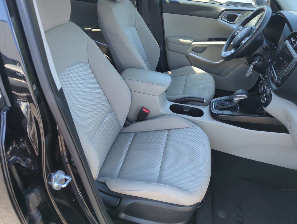 Used 2024 Kia Soul LX w/ Option Group 015 FWD image 35