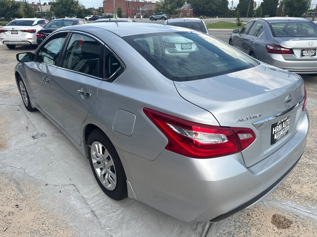 Used 2017 Nissan Altima 2.5 S w/ Power Driver Seat Package FWD image 3
