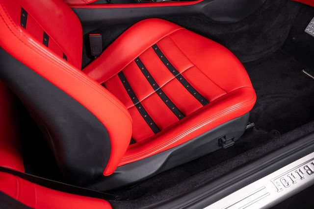 Used 2019 Ferrari Portofino RWD image 59