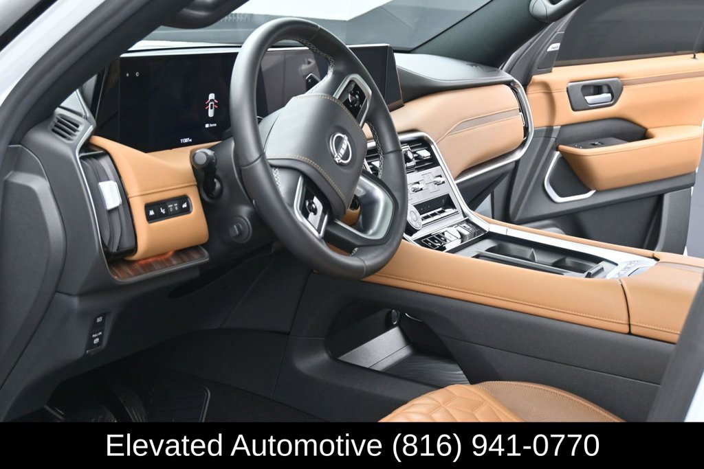 Used 2025 Nissan Armada Platinum Reserve AWD/4WD image 7