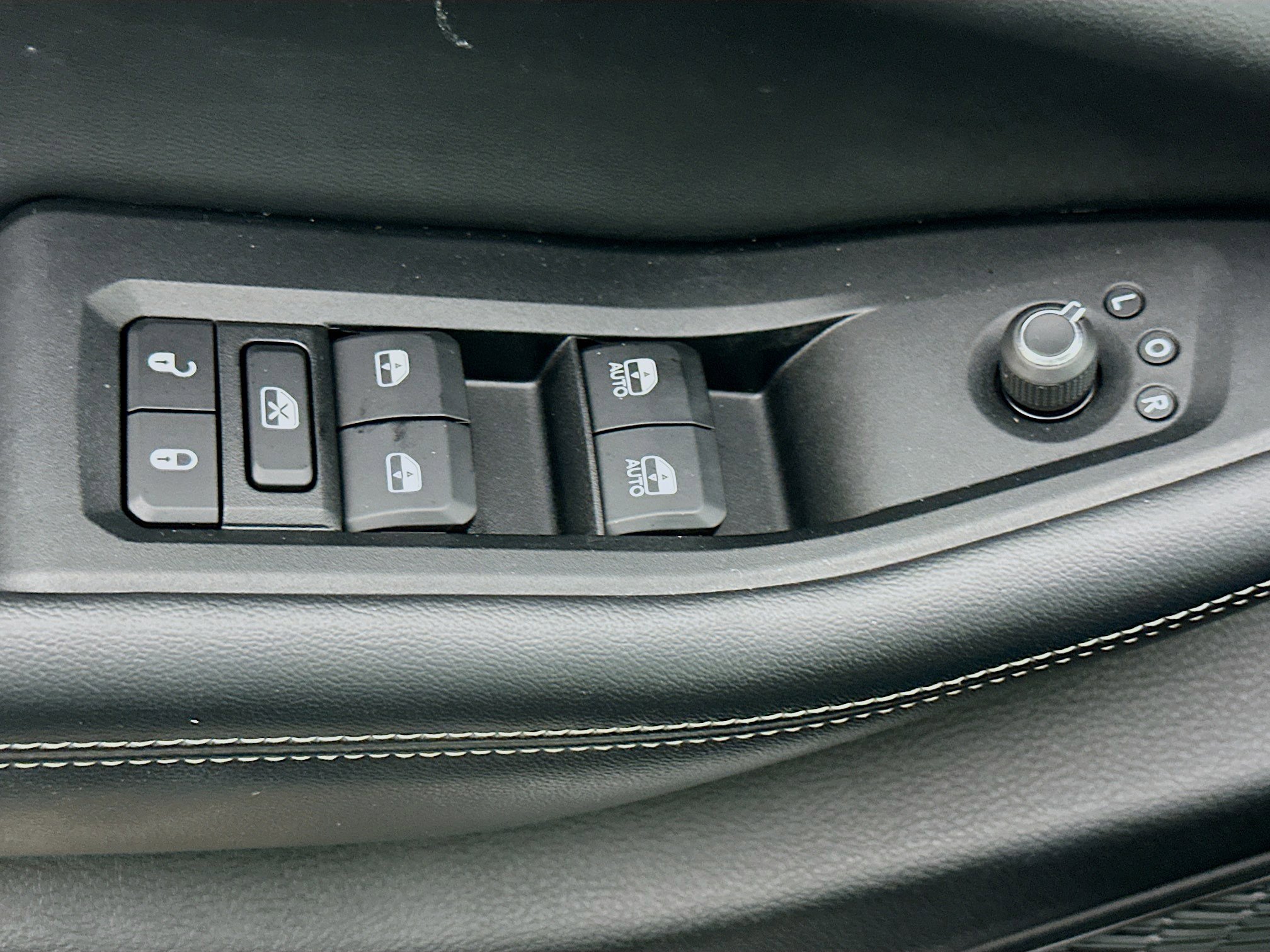 Used 2023 Jeep Grand Cherokee Limited w/ Trailer Tow Prep Group (B) image 15