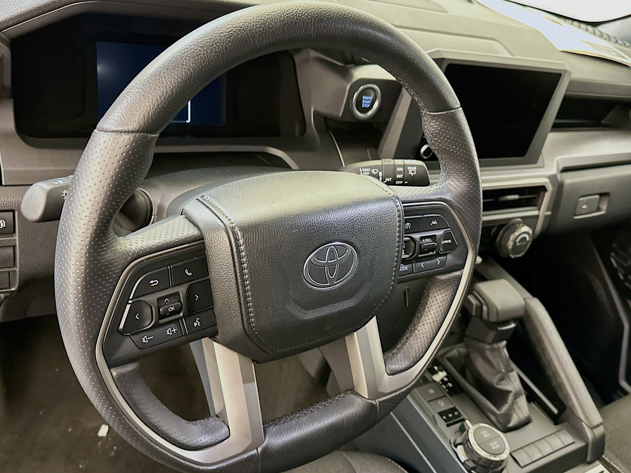 Used 2025 Toyota 4Runner SR5 image 18