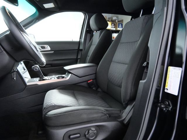 Used 2014 Ford Explorer XLT w/ Equipment Group 201A FWD image 17